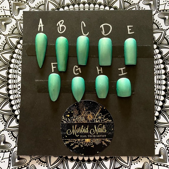 Custom press on nails - Picture 2 of 4